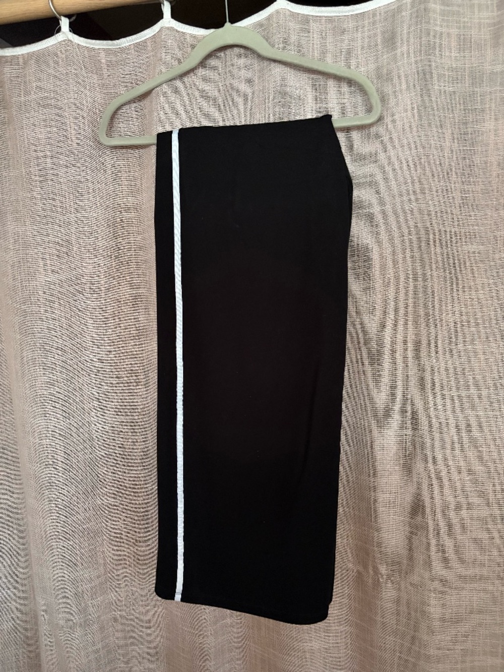 Black w/ white stripe pants